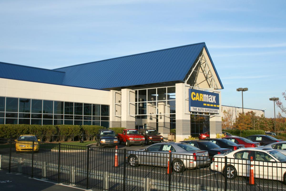 CARMAX INC reports $228.3 million Q1 profit