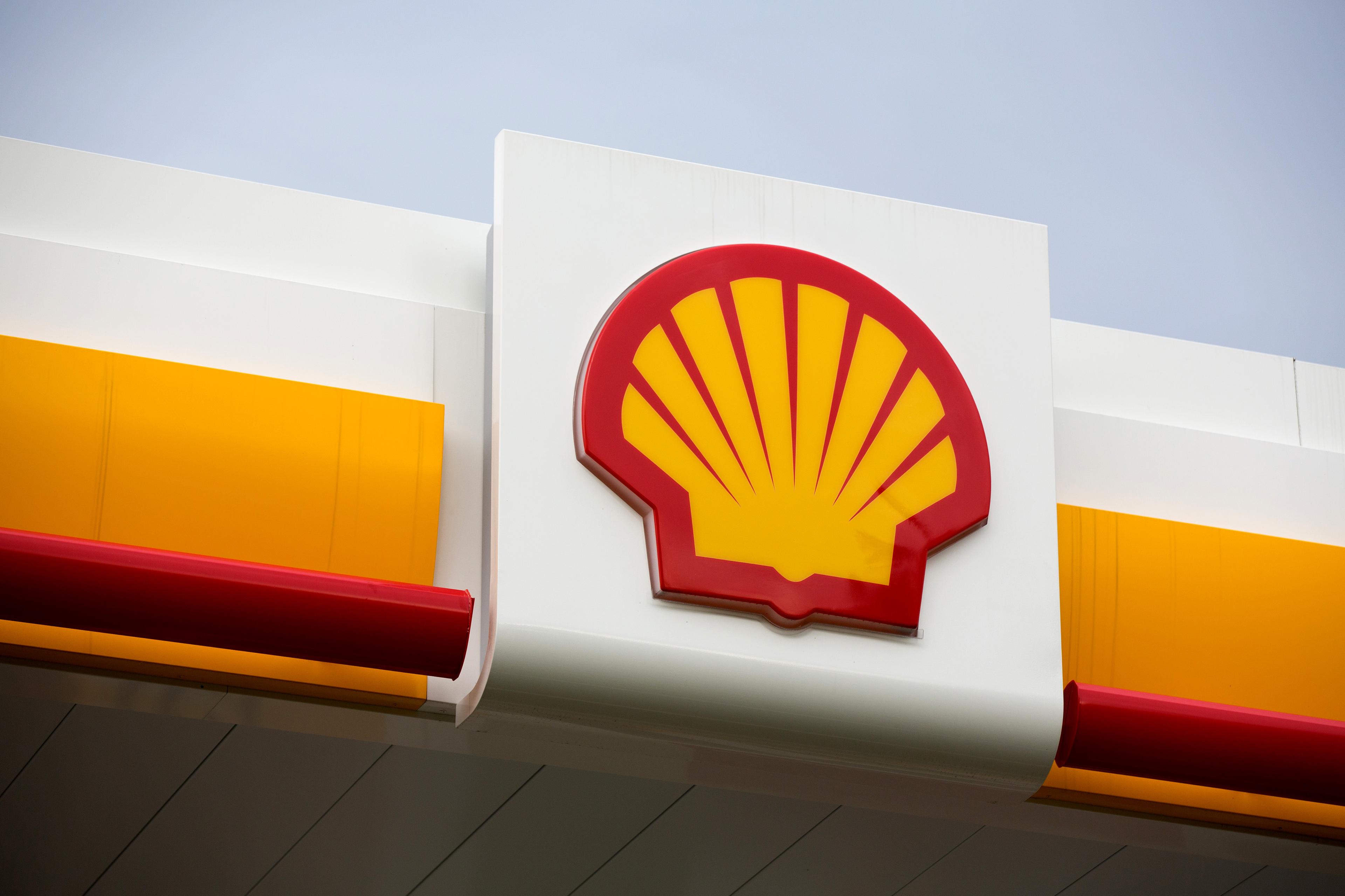 Shell apologizes for buying Russian oil, says will stop buying in phases