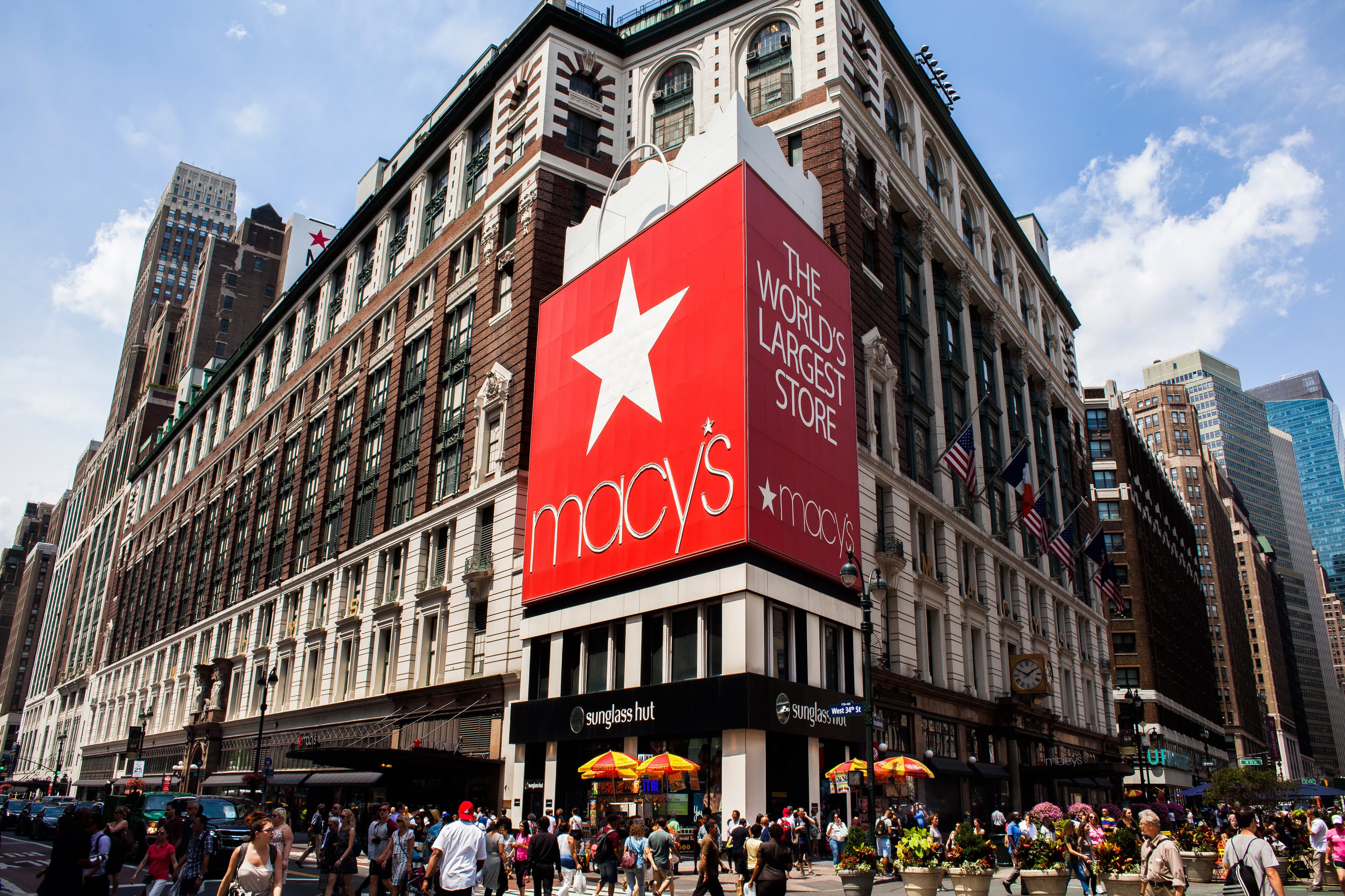 Macy’s rejects call to separate online business following strong 2022 forecasts