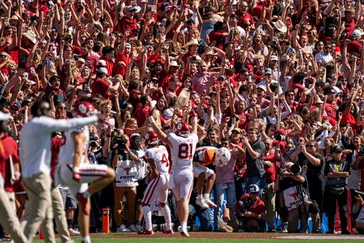 AP Top 25: Oklahoma jumps to No. 5, Miami slides after epic gaffe and hoops schools make history